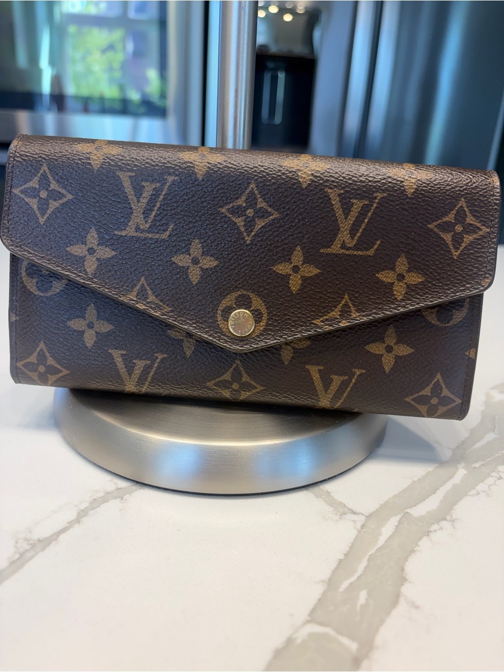 Louis Vuitton Sarah Wallet - Classic Monogram - Pink Interior